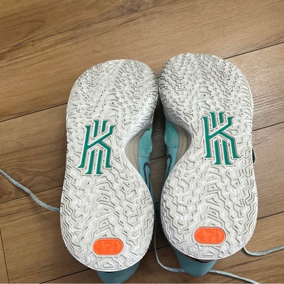 Nike Kyrie 7 ‘Copa’ - Picture 6 of 6